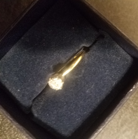 10k yellow gold diamond cluster - Picture 2 of 3